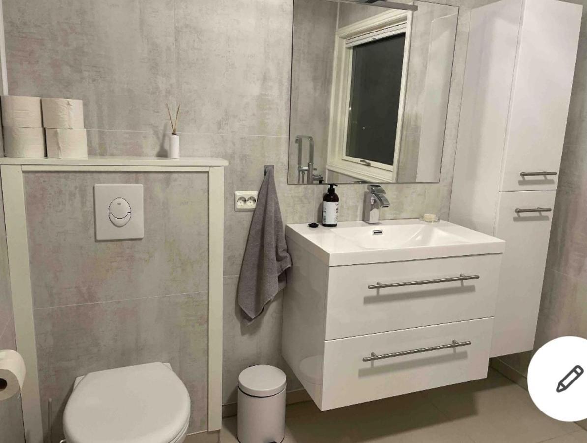 Beautiful 5-Bed Villa In Mandal Kültér fotó
