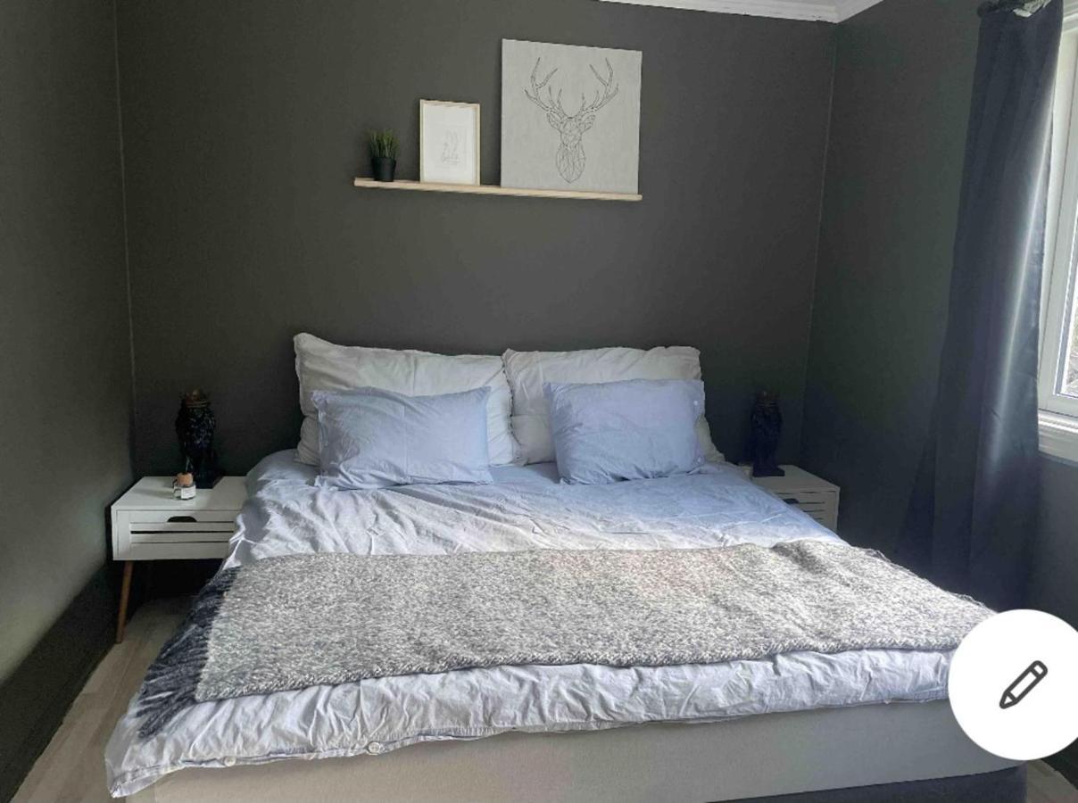Beautiful 5-Bed Villa In Mandal Kültér fotó